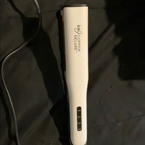 Ceramic hair straightener